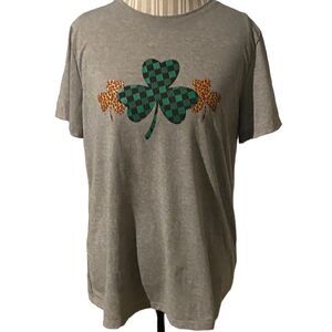 St. Patricks Day t shirt excellent condition size large (12-14) like new